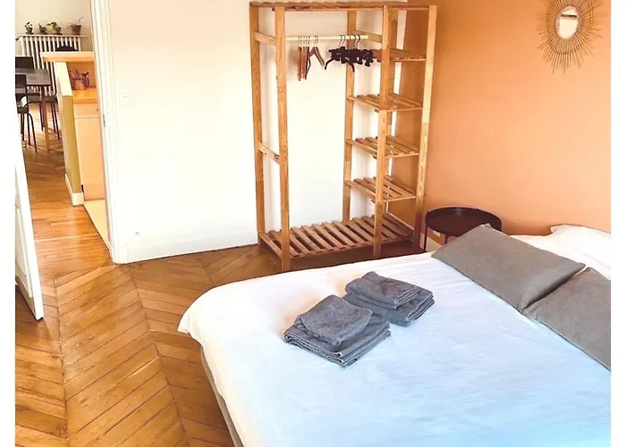 شقة Quiet And Bright - Balcony With Montmartre View