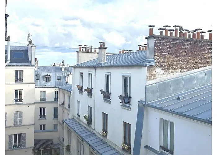 Quiet And Bright - Balcony With Montmartre View *
